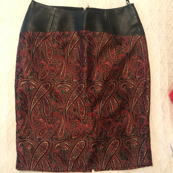 The Limited Pencil Skirt - Picture 4 of 4